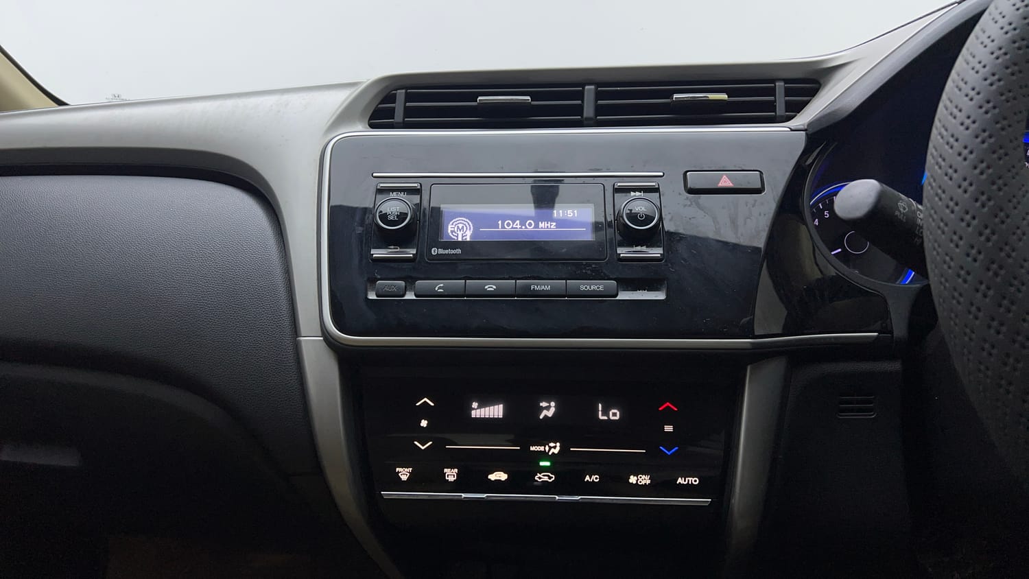 Used 2016 Honda City SV CVT Petrol Automatic top_features Integrated (in-dash) music system