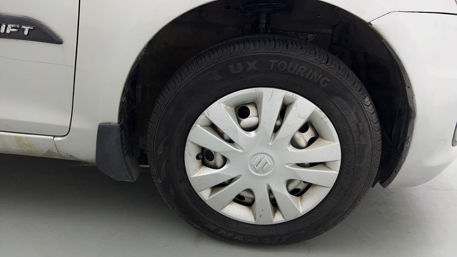 Used 2017 Maruti Suzuki Swift LXi (O) Petrol Manual tyres RIGHT FRONT TYRE RIM VIEW