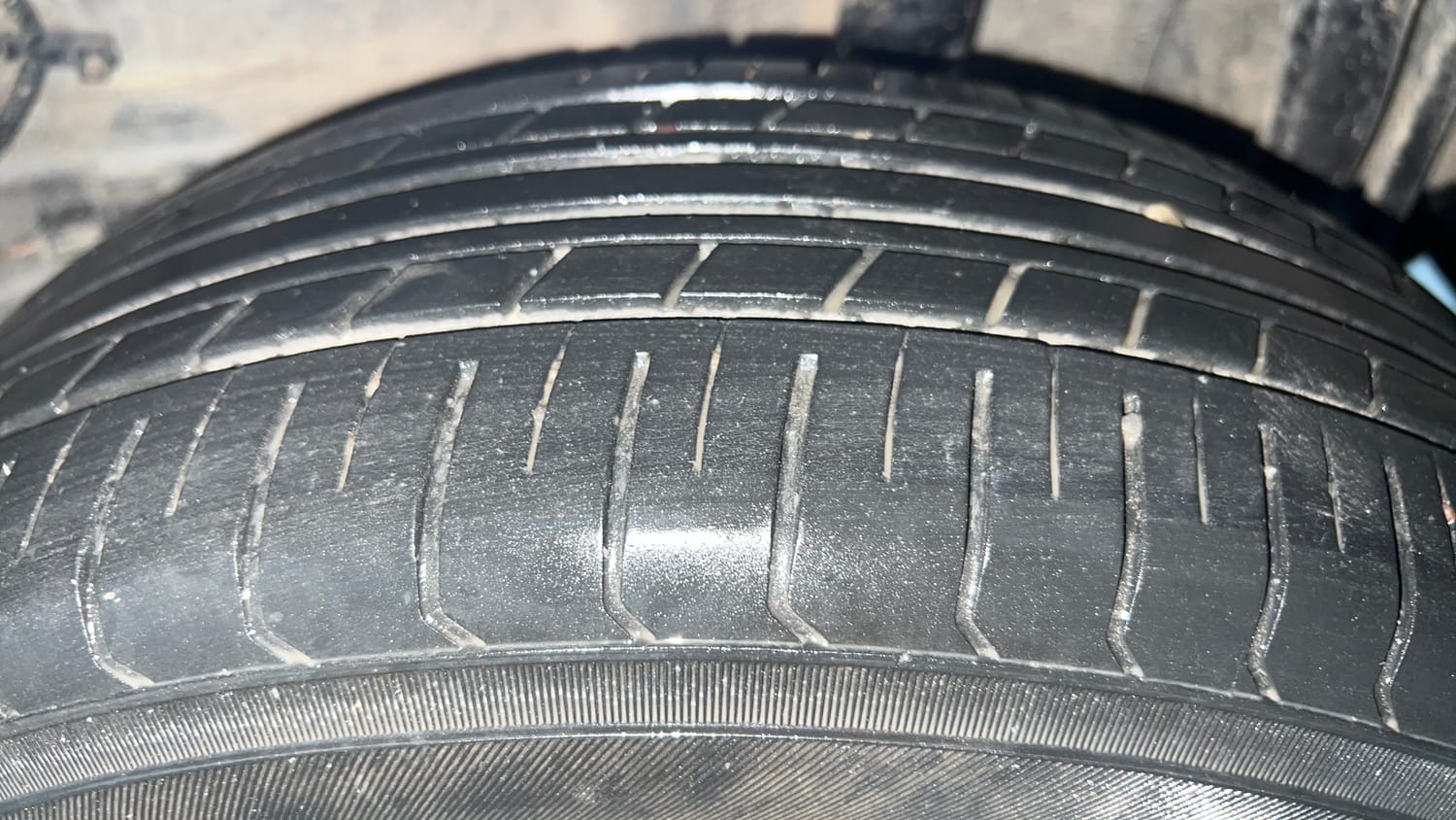 Used 2022 Tata Tiago XE Petrol Manual tyres LEFT REAR TYRE TREAD VIEW