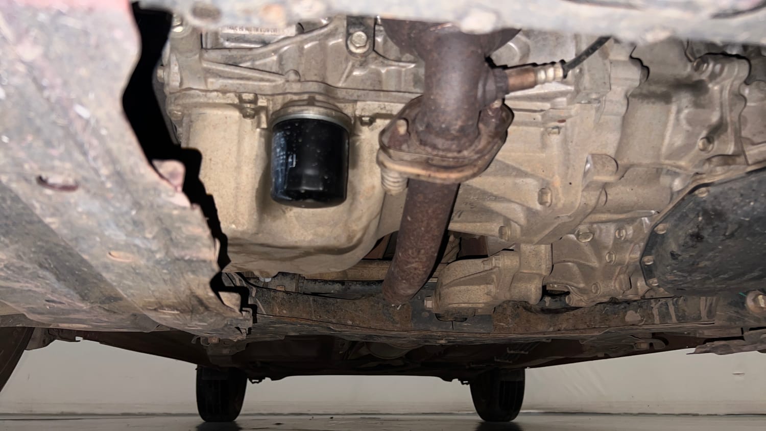 Used 2018 Maruti Suzuki Baleno Delta 1.2 AT Petrol Automatic extra FRONT LEFT UNDERBODY VIEW