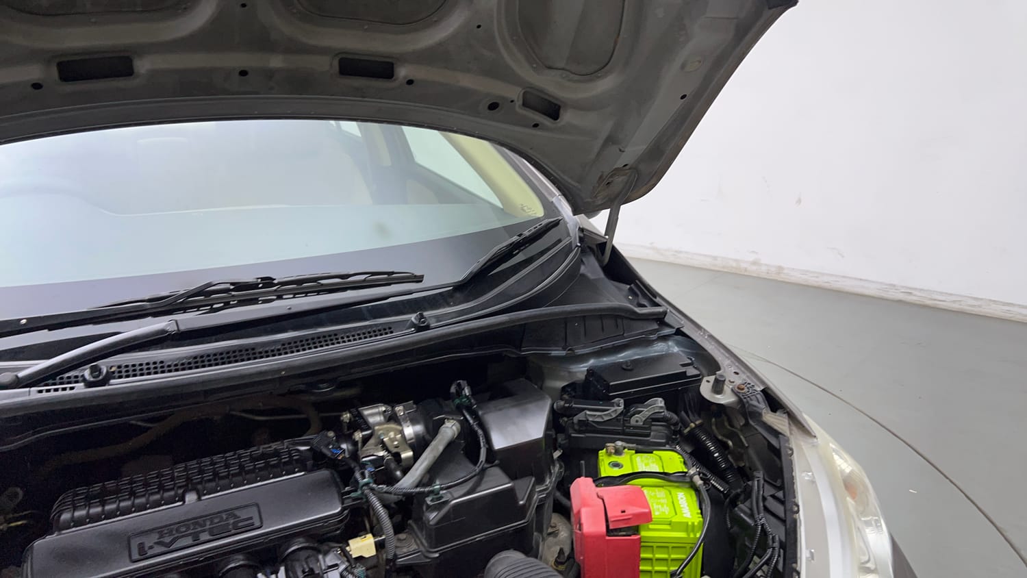 Used 2016 Honda City SV CVT Petrol Automatic engine ENGINE LEFT SIDE HINGE & APRON VIEW