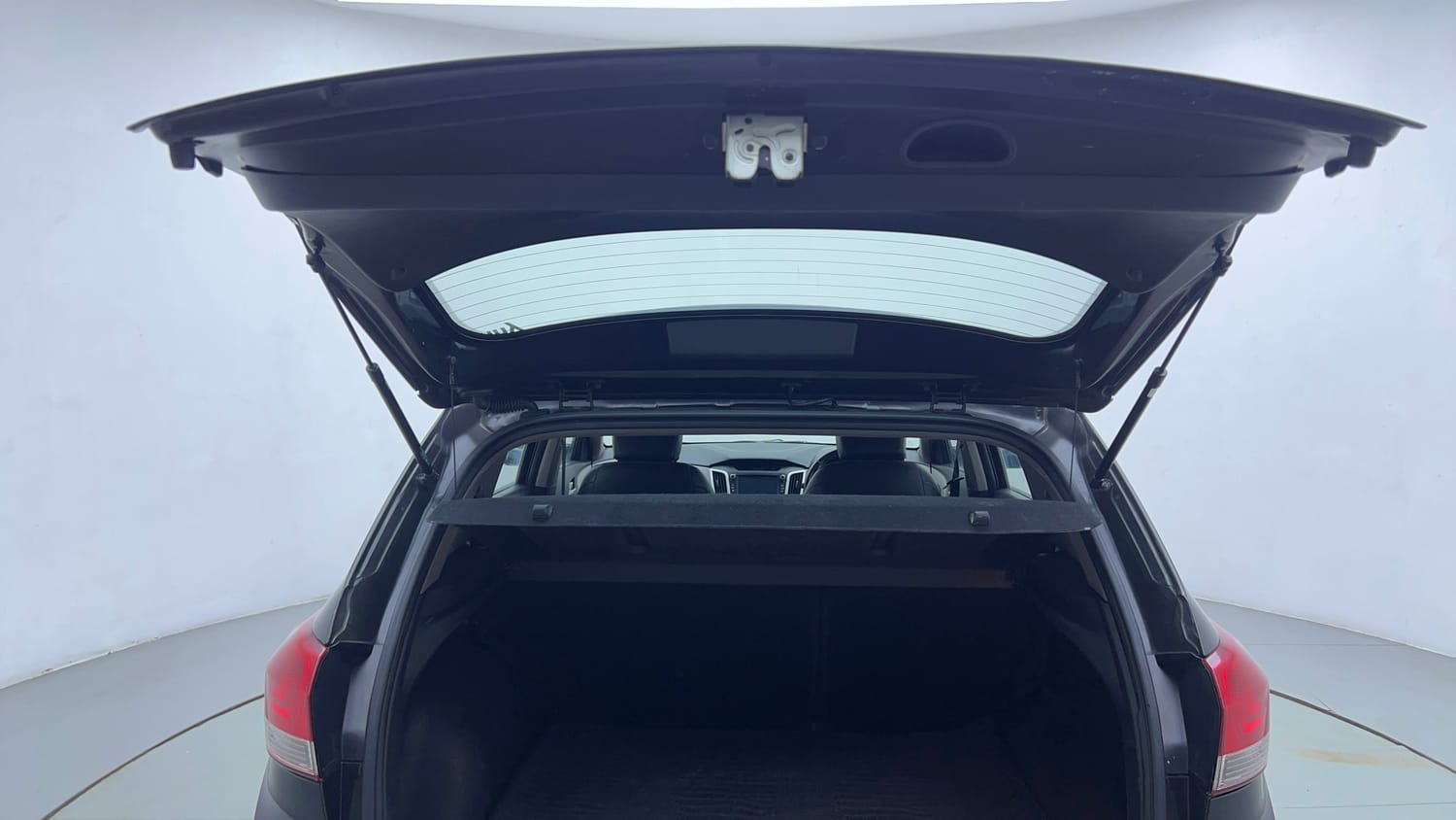 Used 2018 Hyundai Creta SX 1.6 AT Petrol Petrol Automatic interior DICKY DOOR OPEN VIEW