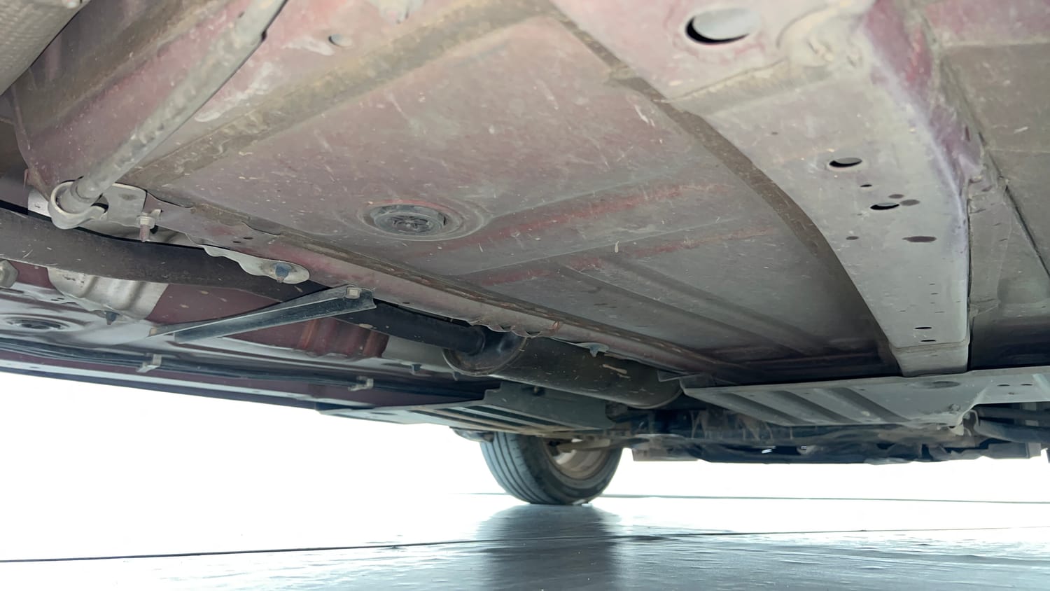 Used 2022 Toyota Glanza V Petrol Manual extra REAR RIGHT UNDERBODY VIEW