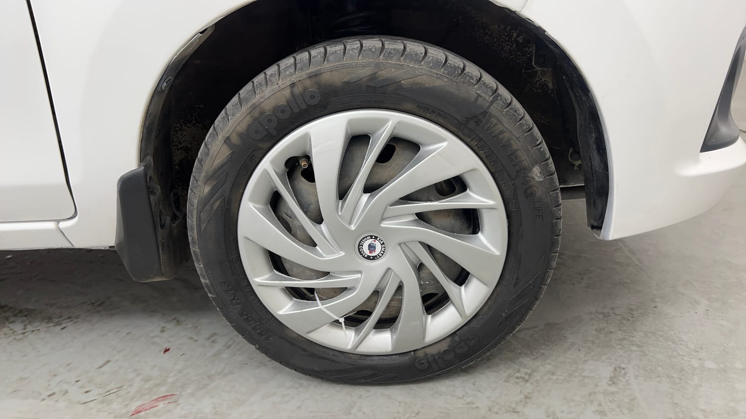 Used 2016 Maruti Suzuki Alto K10 VXi AMT Petrol Automatic tyres RIGHT FRONT TYRE RIM VIEW