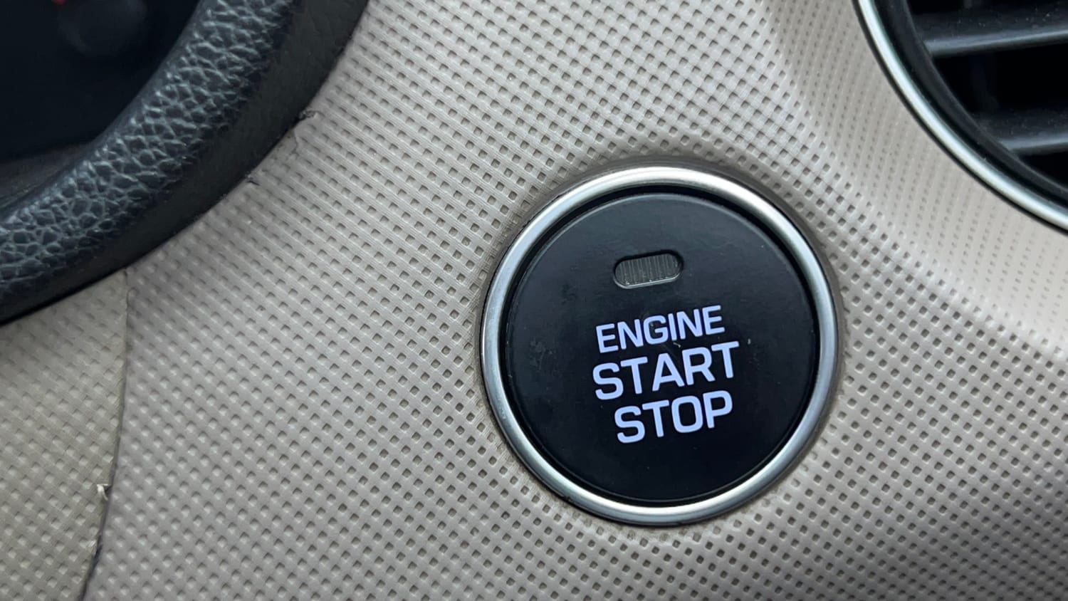 Used 2015 Hyundai Grand i10 Asta AT 1.2 Kappa VTVT Petrol Automatic top_features Keyless start