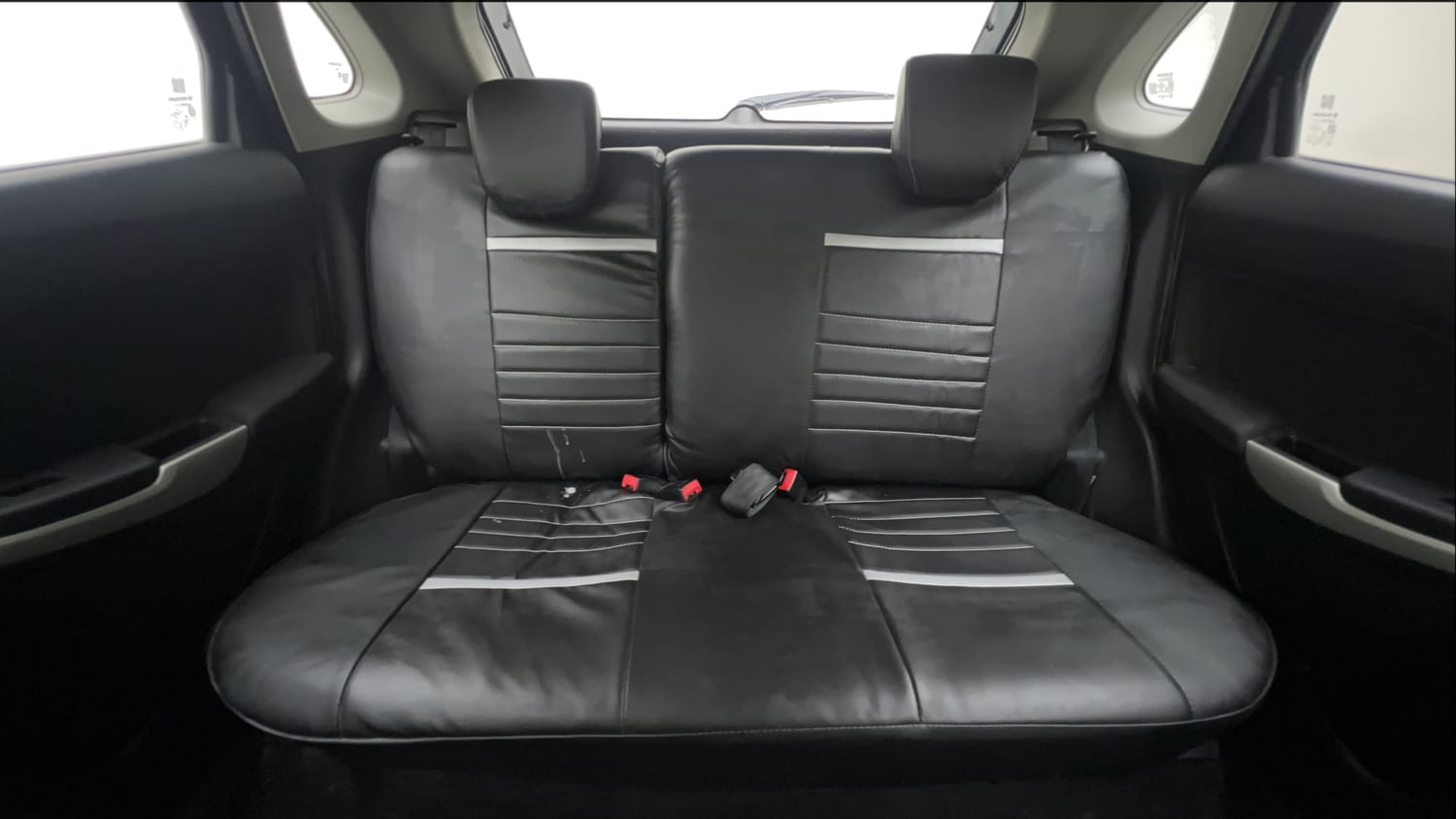 Used 2017 Maruti Suzuki Baleno Delta 1.2 Petrol Manual interior REAR SEAT CONDITION VIEW