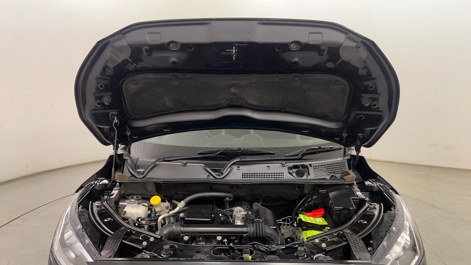 Used 2023 Nissan Magnite XV Petrol Manual engine ENGINE & BONNET OPEN FRONT VIEW