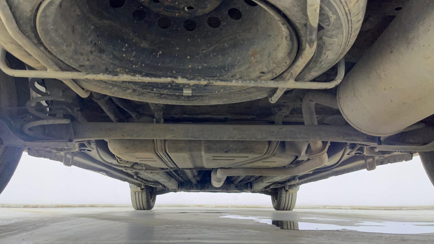 Used 2014 Maruti Suzuki Ertiga Vxi Petrol Manual extra REAR UNDERBODY VIEW (TAKEN FROM REAR)