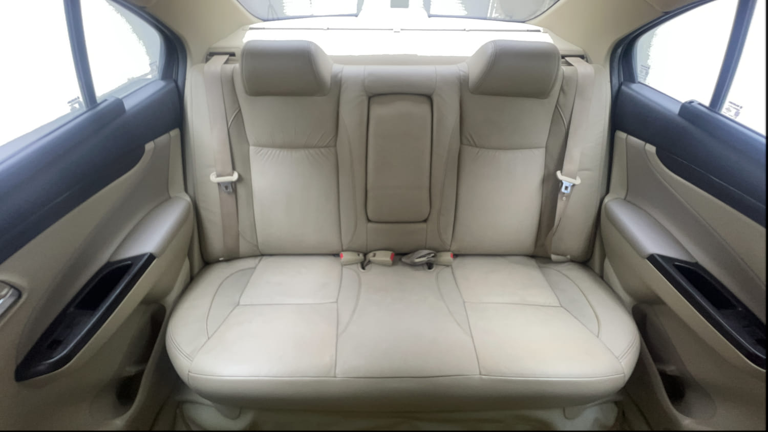 Used 2017 Maruti Suzuki Ciaz Alpha 1.4 AT Petrol Automatic interior REAR SEAT CONDITION VIEW