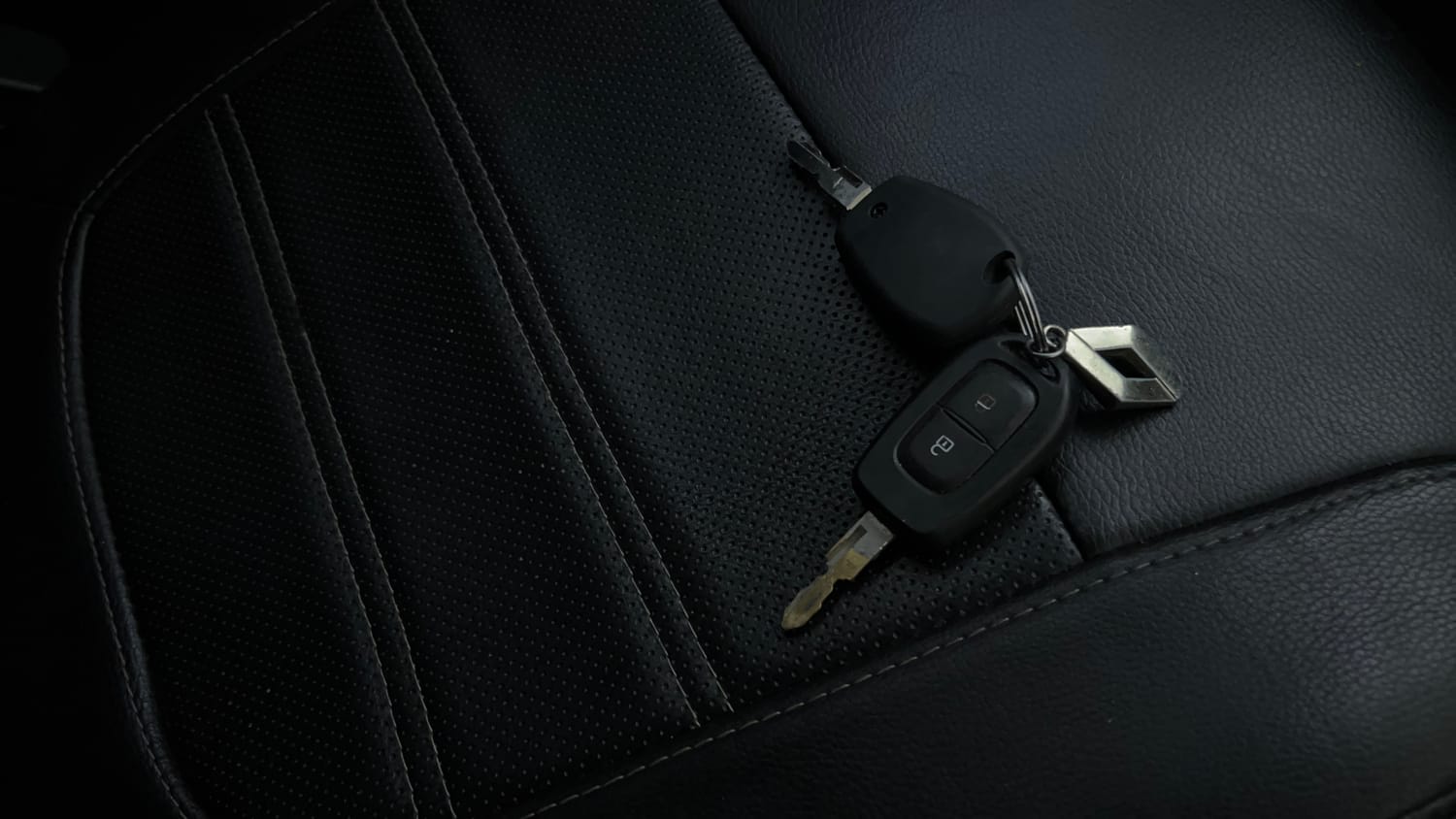 Used 2016 Renault Kwid RXT Petrol Manual extra CAR KEY VIEW