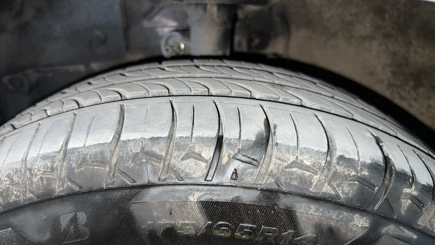 Used 2015 Honda Amaze 1.2 S i-VTEC Petrol Manual tyres LEFT FRONT TYRE TREAD VIEW