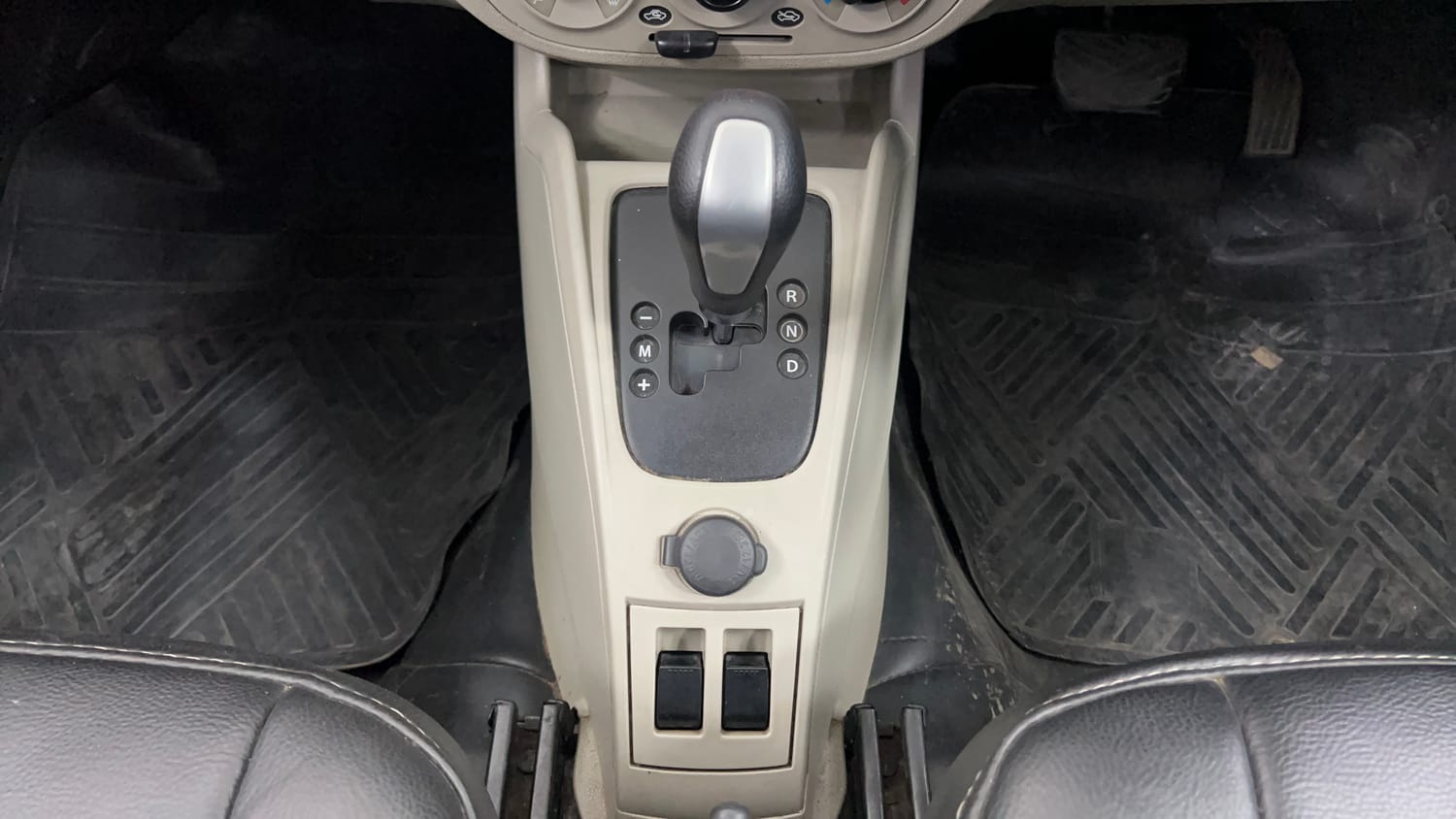 Used 2016 Maruti Suzuki Alto K10 VXi AMT Petrol Automatic interior GEAR  KNOB VIEW