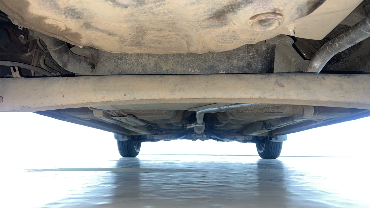 Used 2015 Hyundai i10 Sportz 1.1 iRDE2 Petrol Manual extra REAR UNDERBODY VIEW (TAKEN FROM REAR)