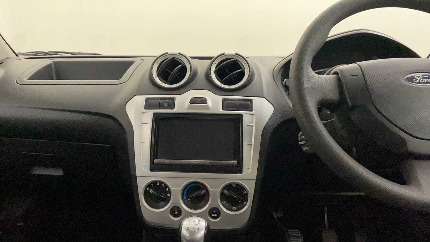 Used 2013 Ford Figo Duratec Petrol ZXI 1.2 Petrol Manual interior MUSIC SYSTEM & AC CONTROL VIEW