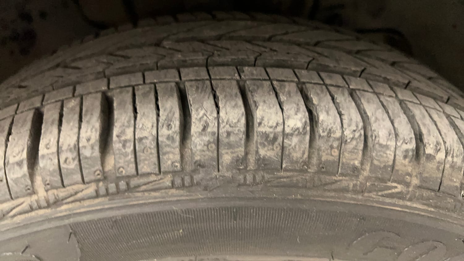 Used 2016 Tata Tiago Revotron XT Petrol Manual tyres RIGHT FRONT TYRE TREAD VIEW
