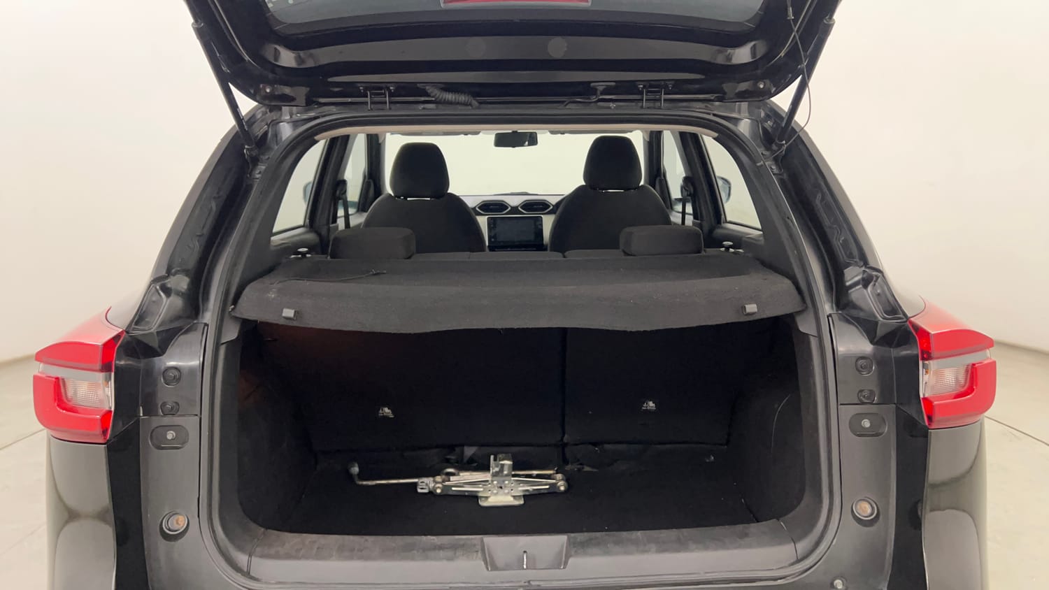 Used 2023 Nissan Magnite XV Petrol Manual interior DICKY INSIDE VIEW