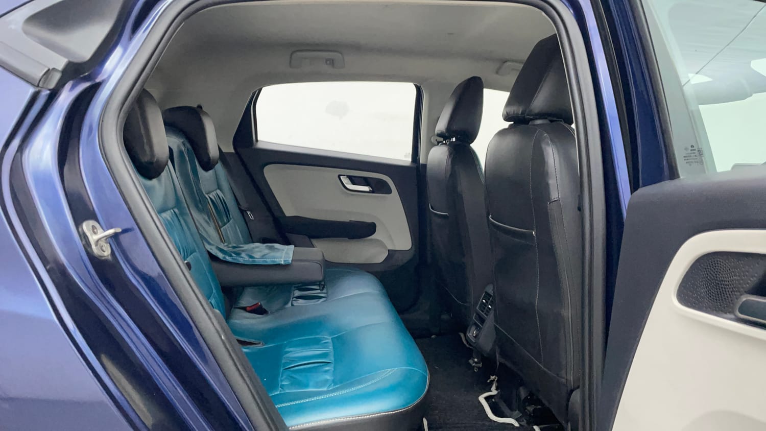 Used 2023 Tata Altroz XZ Plus Petrol Petrol Manual interior RIGHT SIDE REAR DOOR CABIN VIEW