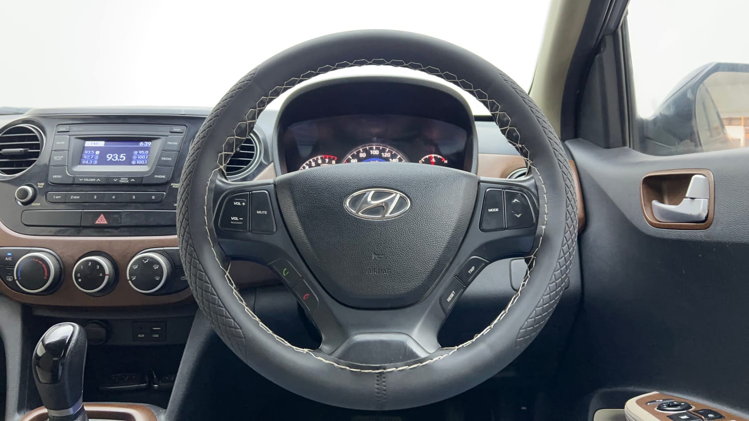 Used 2016 Hyundai Grand i10 Asta AT 1.2 Kappa VTVT (O) Petrol Automatic interior STEERING VIEW