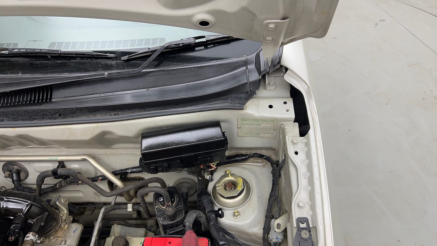 Used 2019 maruti-suzuki Alto K10 VXi (O) AMT Petrol Automatic engine ENGINE LEFT SIDE HINGE & APRON VIEW