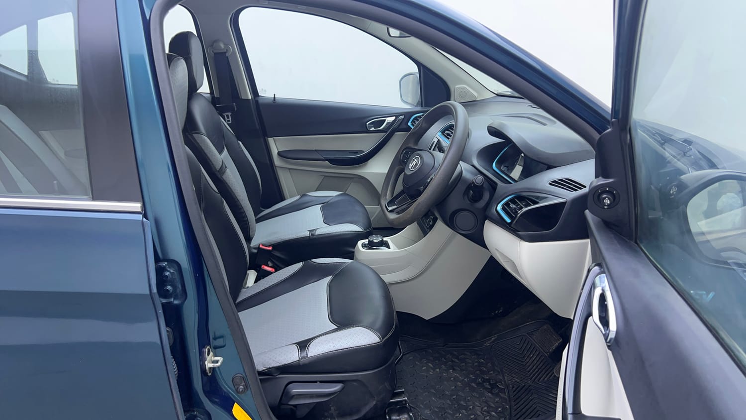 Used 2022 Tata Tigor EV XZ Plus Electric Automatic interior RIGHT SIDE FRONT DOOR CABIN VIEW