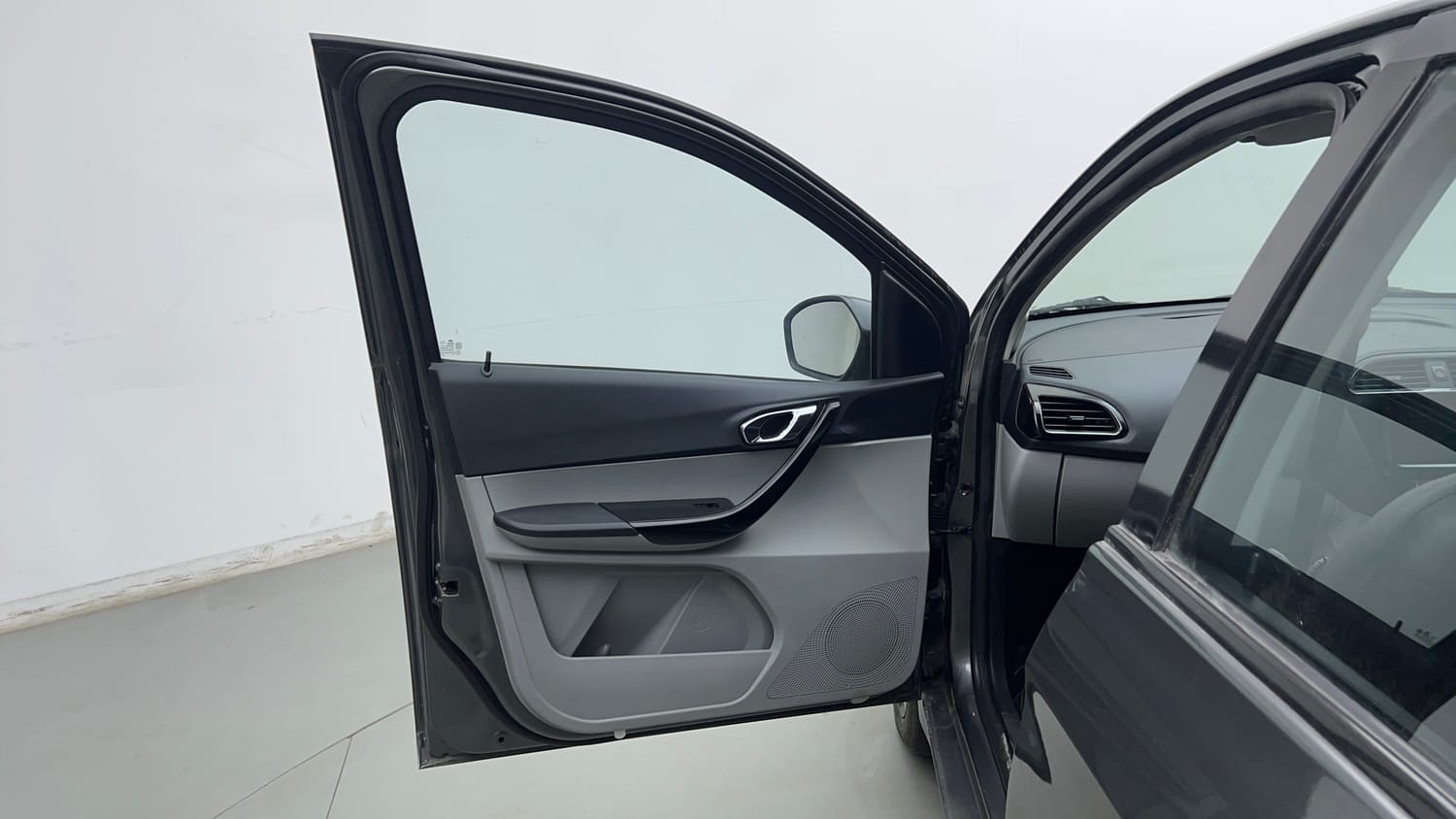 Used 2020 Tata Tiago XZ Plus Petrol Manual interior LEFT FRONT DOOR OPEN VIEW
