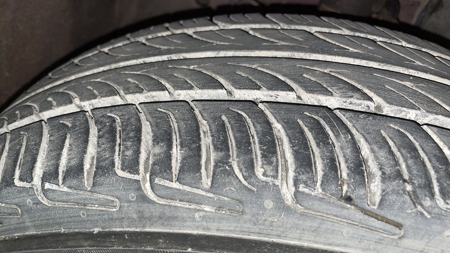 Used 2019 Honda Amaze 1.2 V CVT Petrol Petrol Automatic tyres RIGHT FRONT TYRE TREAD VIEW