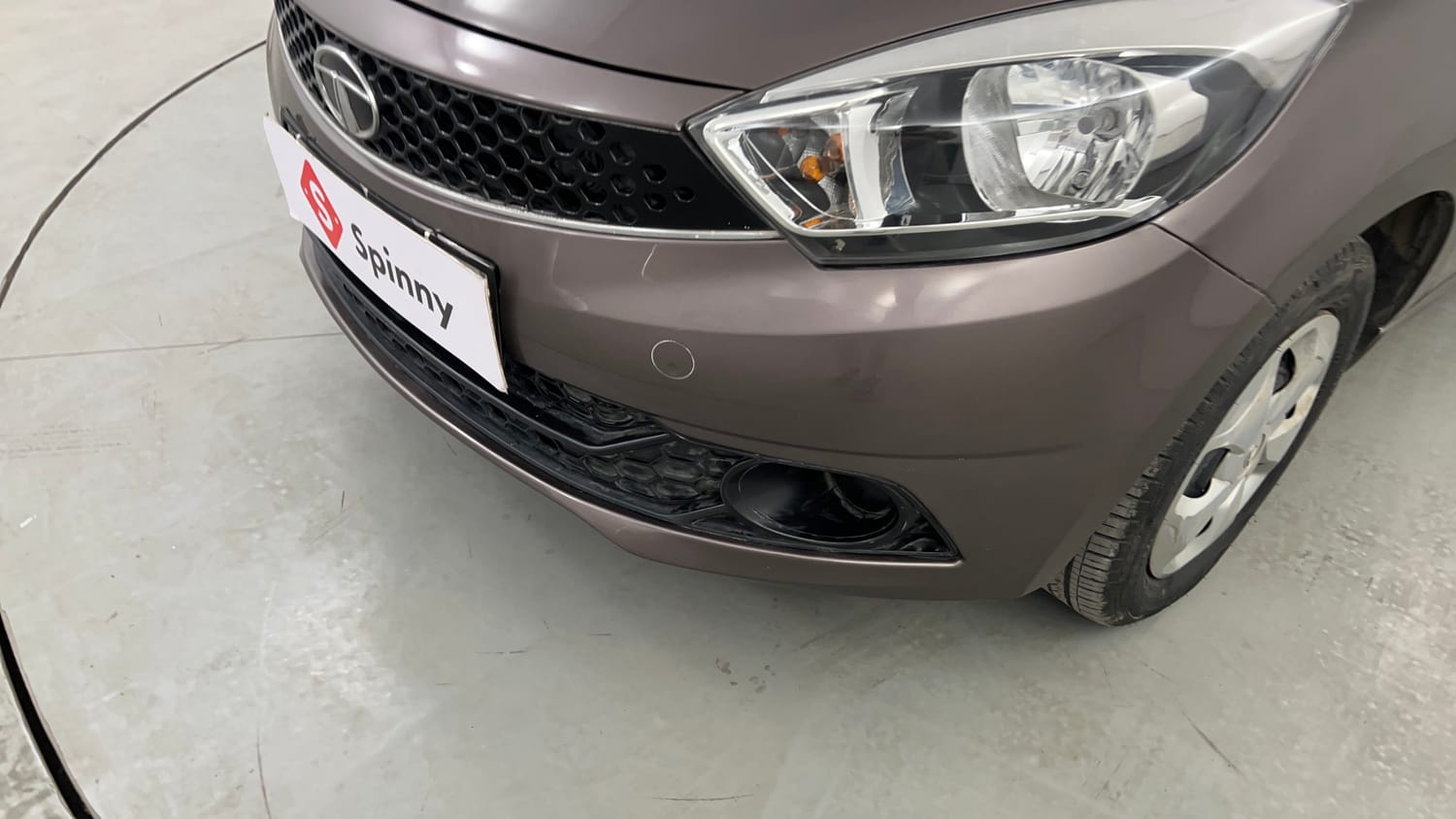 Used 2016 Tata Tiago Revotron XT Petrol Manual dents MINOR SCRATCH