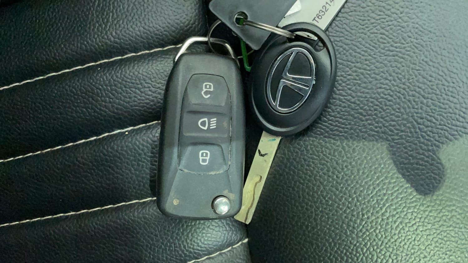 Used 2021 Tata Altroz XM Plus Petrol Petrol Manual extra CAR KEY VIEW