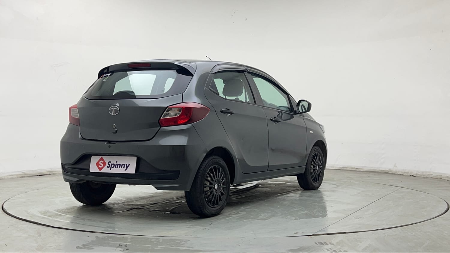 Used 2022 Tata Tiago XE Petrol Manual exterior RIGHT REAR CORNER VIEW