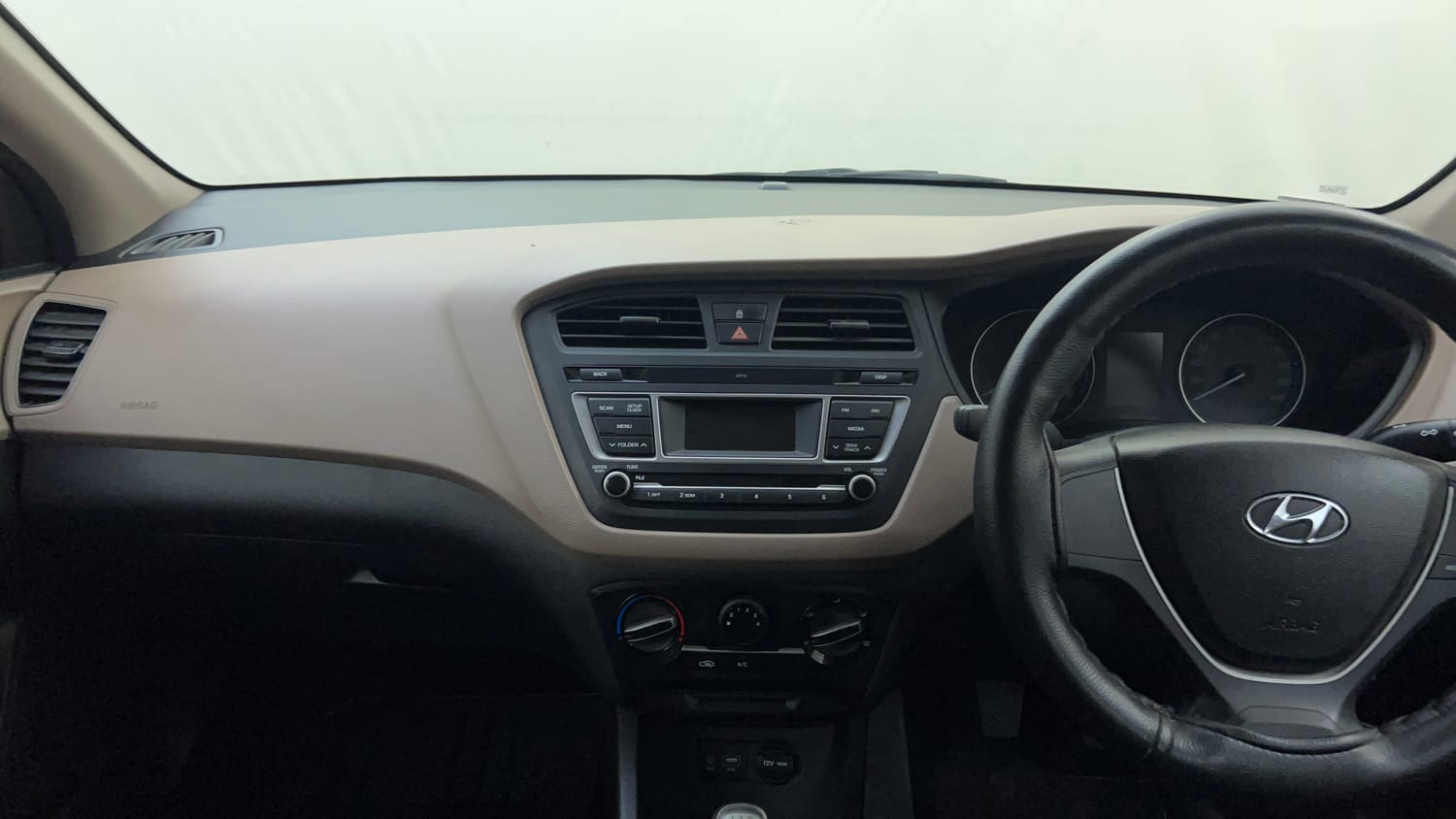 Used 2017 Hyundai Elite i20 Magna Executive 1.2 Petrol Manual interior MUSIC SYSTEM & AC CONTROL VIEW