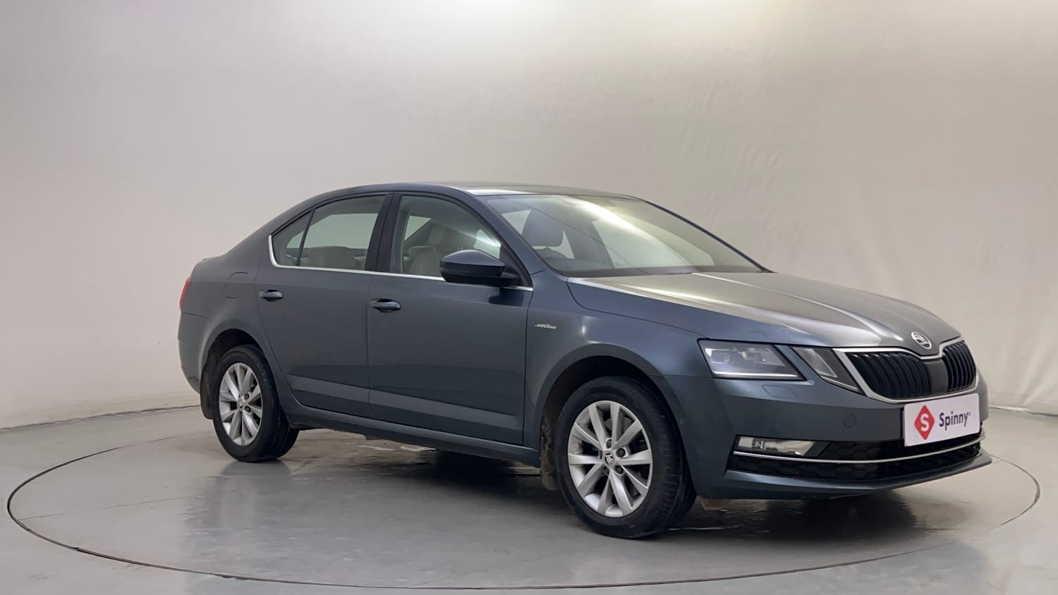 Used 2018 Skoda Octavia 1.8 TSI L&K Petrol Automatic exterior RIGHT FRONT CORNER VIEW