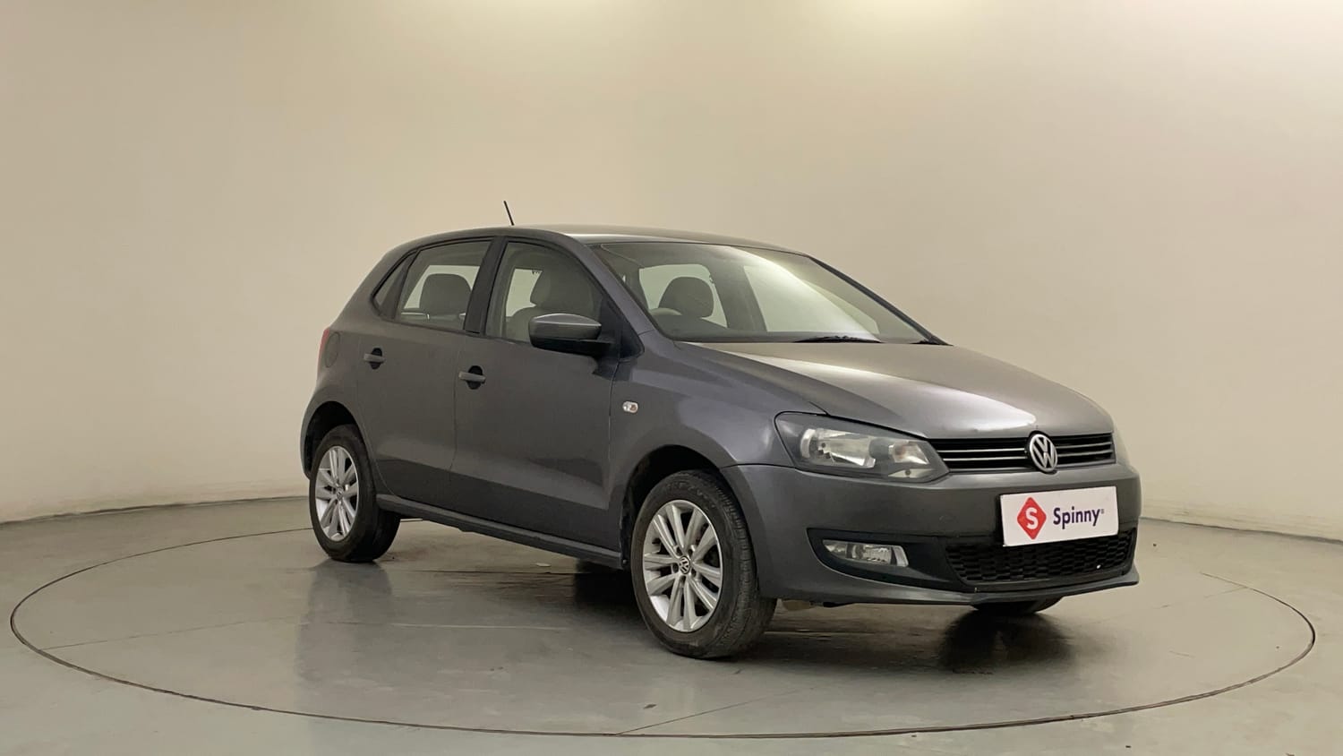 Used 2014 Volkswagen Polo Highline1.2L (P) Petrol Manual exterior RIGHT FRONT CORNER VIEW