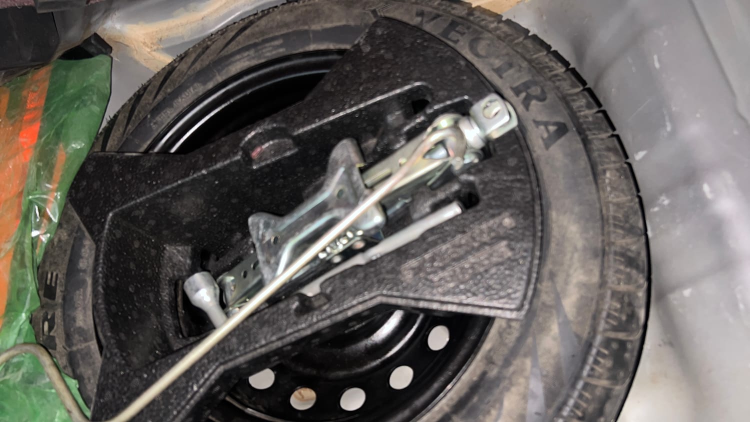 Used 2017 Maruti Suzuki Celerio ZXi Petrol Manual tyres SPARE TYRE VIEW