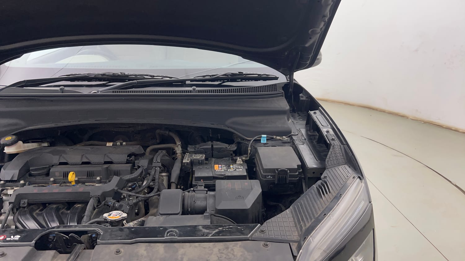 Used 2023 Hyundai Creta SX 1.5 Petrol Petrol Manual engine ENGINE LEFT SIDE HINGE & APRON VIEW