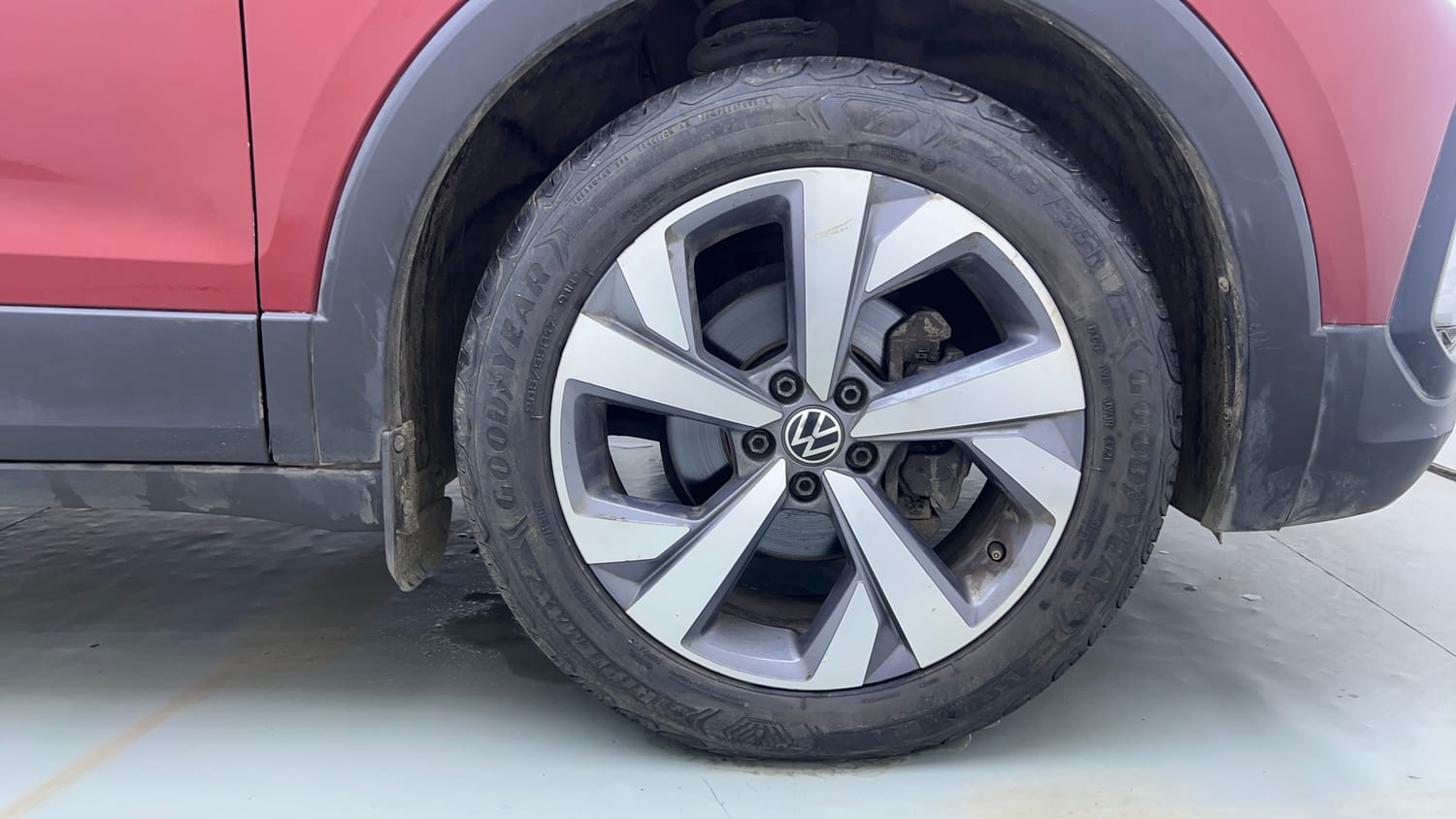 Used 2022 Volkswagen Taigun Topline 1.0 TSI AT Petrol Automatic tyres RIGHT FRONT TYRE RIM VIEW