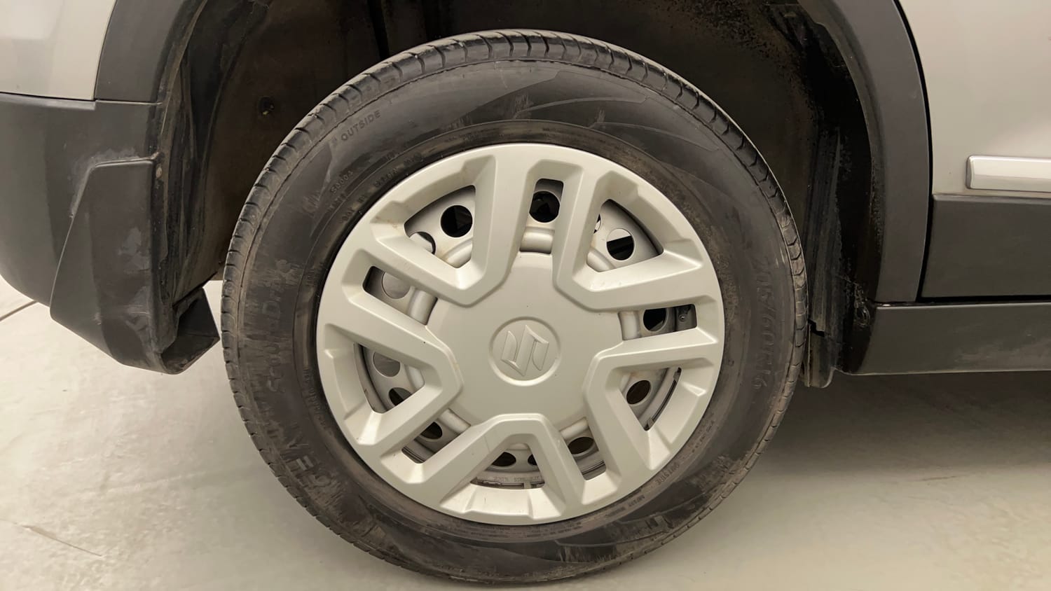 Used 2022 maruti-suzuki Vitara Brezza LXi Petrol Manual tyres RIGHT REAR TYRE RIM VIEW