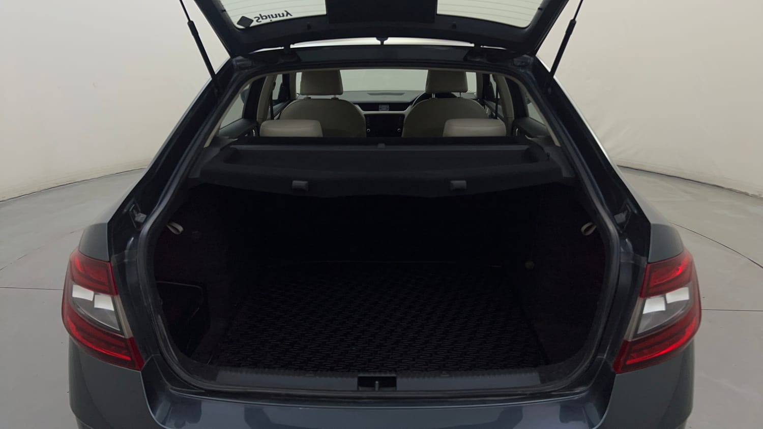 Used 2018 Skoda Octavia 1.8 TSI L&K Petrol Automatic interior DICKY INSIDE VIEW