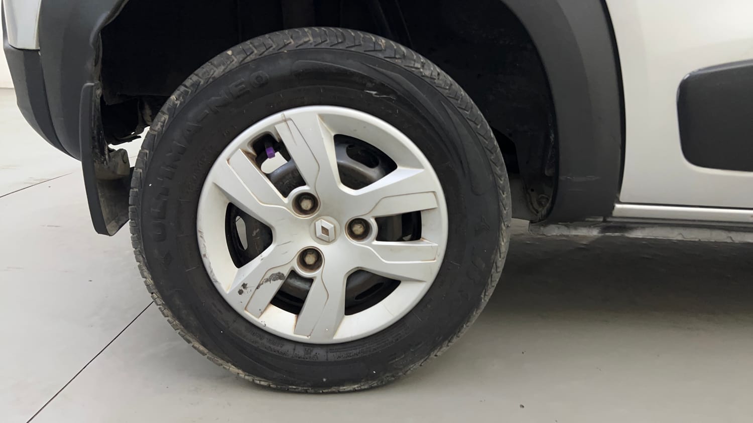 Used 2016 Renault Kwid RXT Petrol Manual tyres RIGHT REAR TYRE RIM VIEW