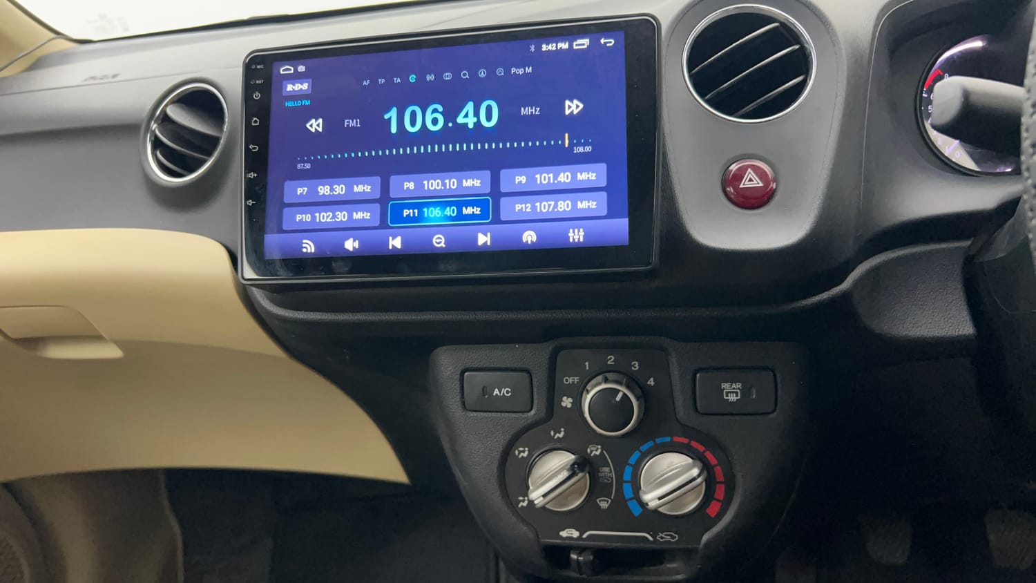 Used 2015 Honda Amaze 1.2 S i-VTEC Petrol Manual interior MUSIC SYSTEM & AC CONTROL VIEW