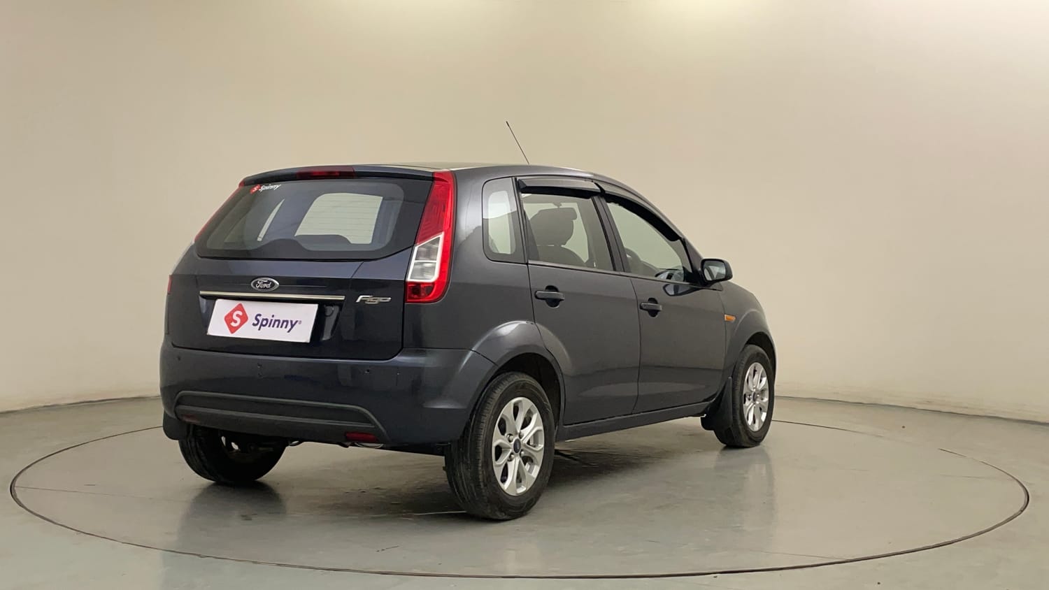 Used 2013 Ford Figo Duratec Petrol ZXI 1.2 Petrol Manual exterior RIGHT REAR CORNER VIEW