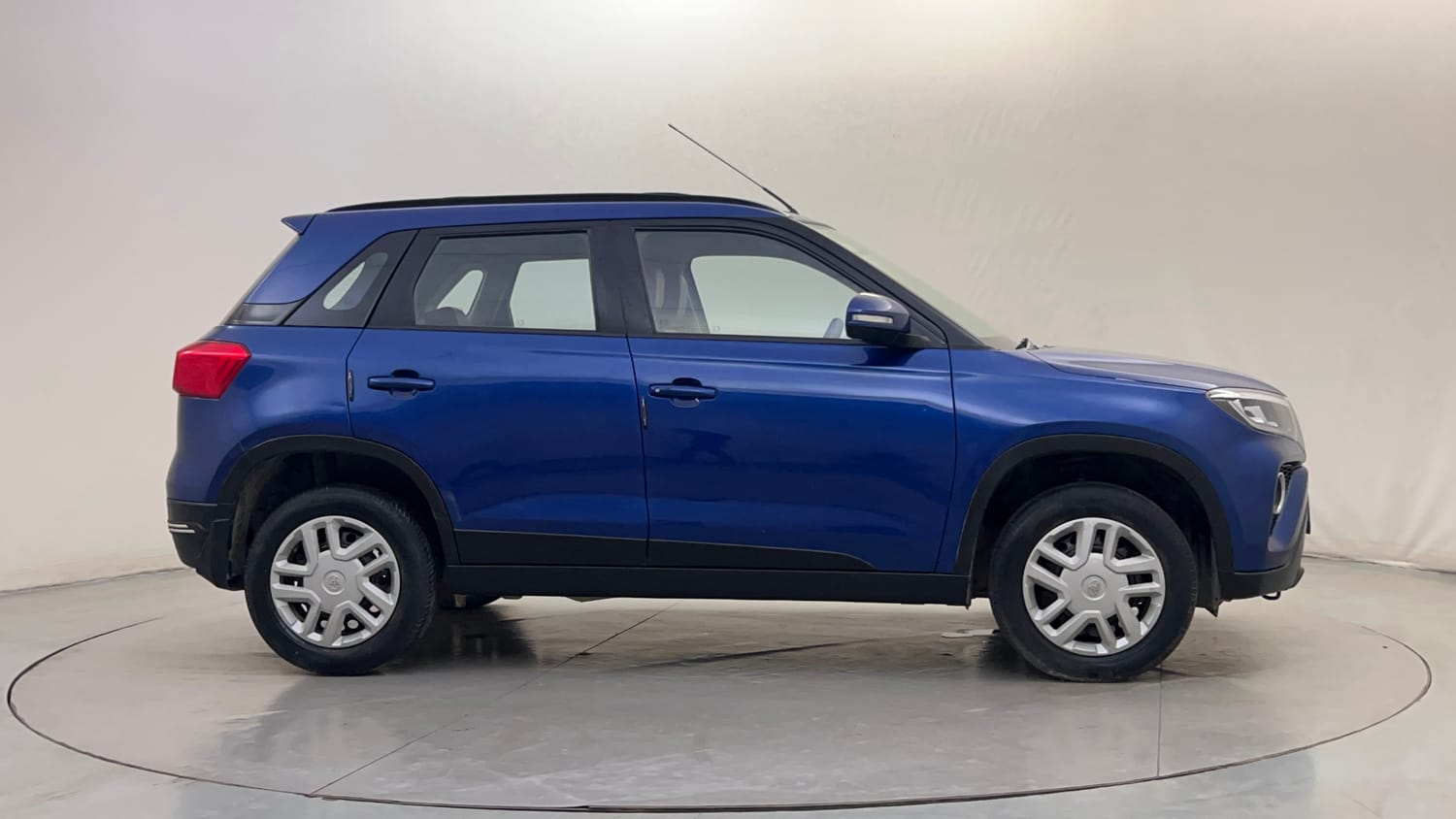 Used 2022 Toyota Urban Cruiser Mid Grade MT Petrol Manual exterior RIGHT SIDE VIEW