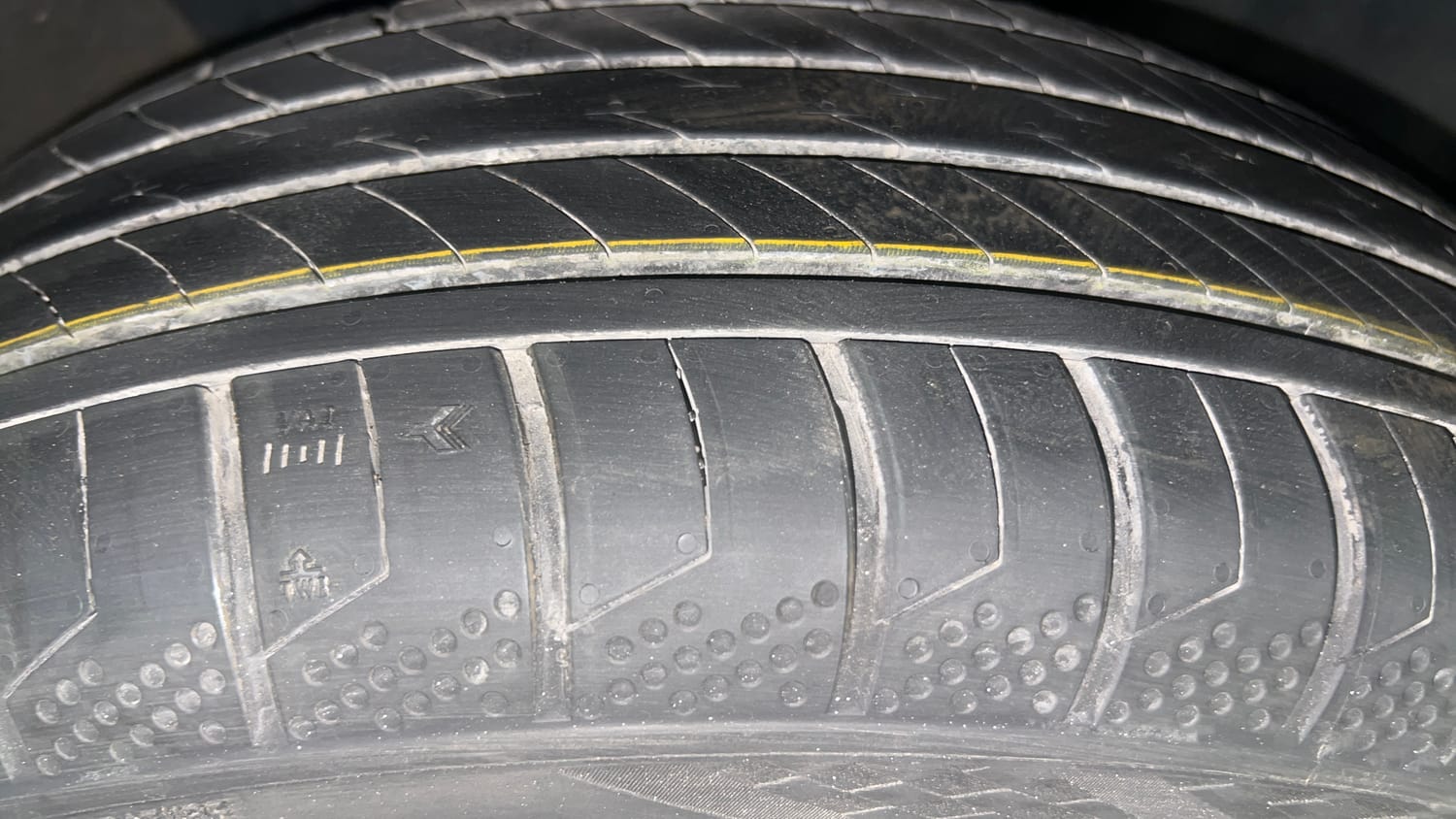 Used 2023 Nissan Magnite XV Petrol Manual tyres RIGHT FRONT TYRE TREAD VIEW