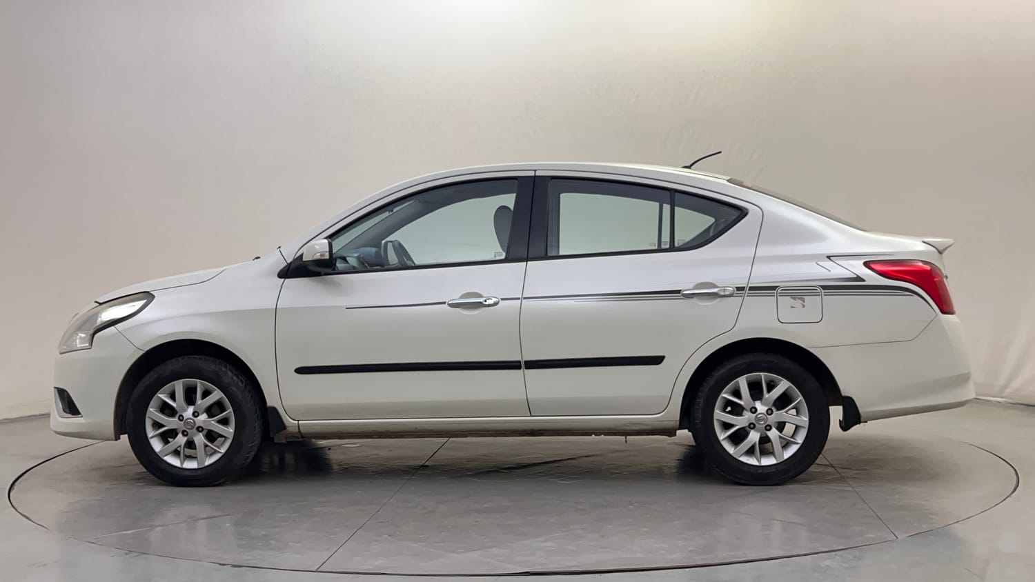 Used 2018 Nissan Sunny XV CVT Petrol Automatic exterior LEFT SIDE VIEW