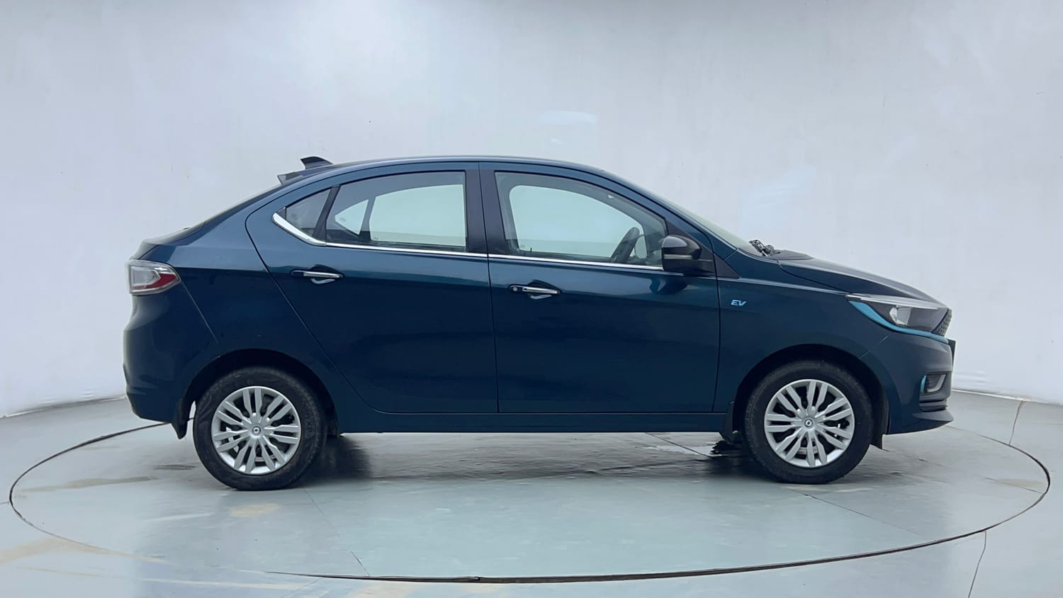 Used 2022 Tata Tigor EV XZ Plus Electric Automatic exterior RIGHT SIDE VIEW