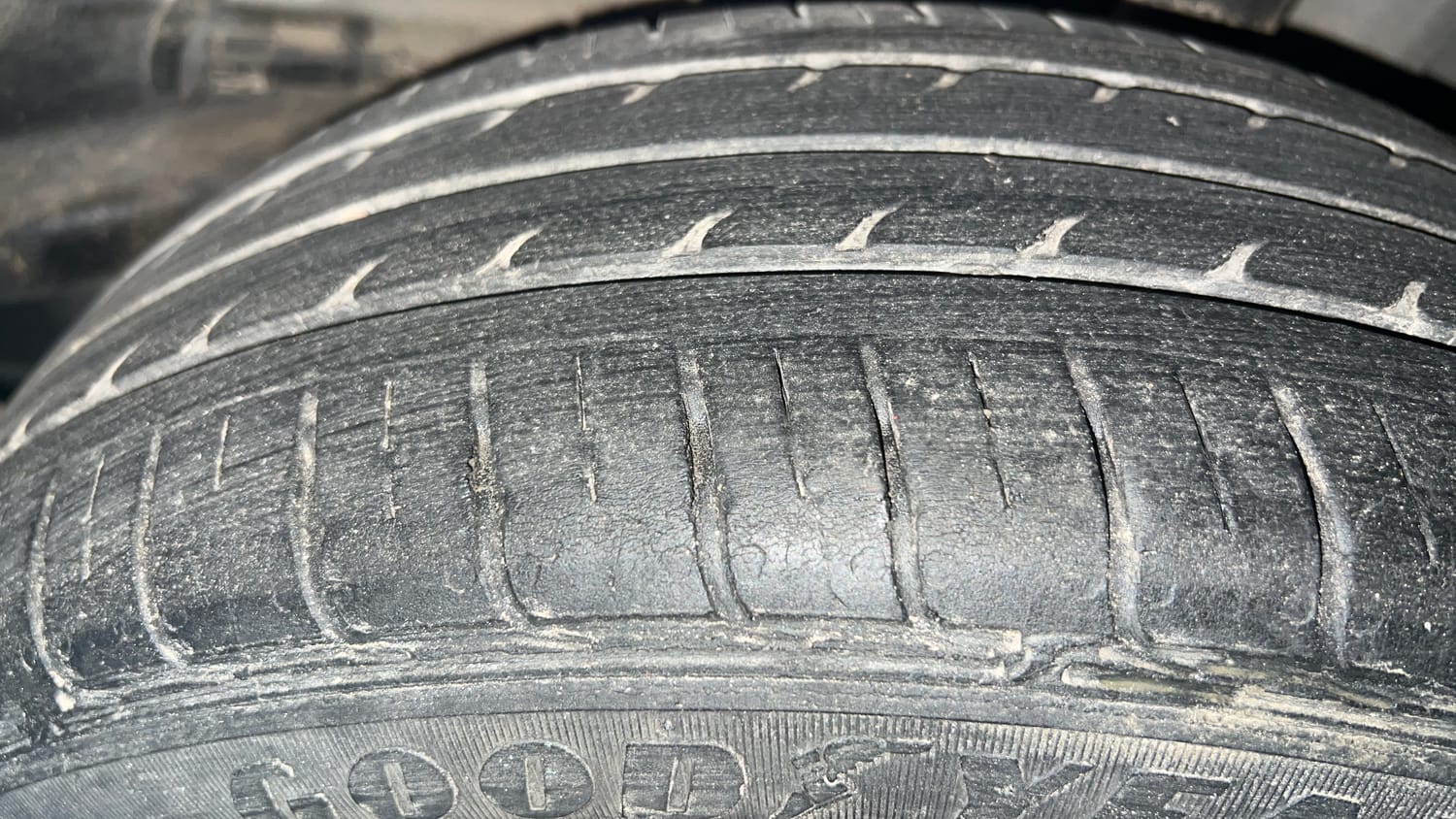 Used 2020 Tata Tiago XZ Plus Petrol Manual tyres LEFT REAR TYRE TREAD VIEW