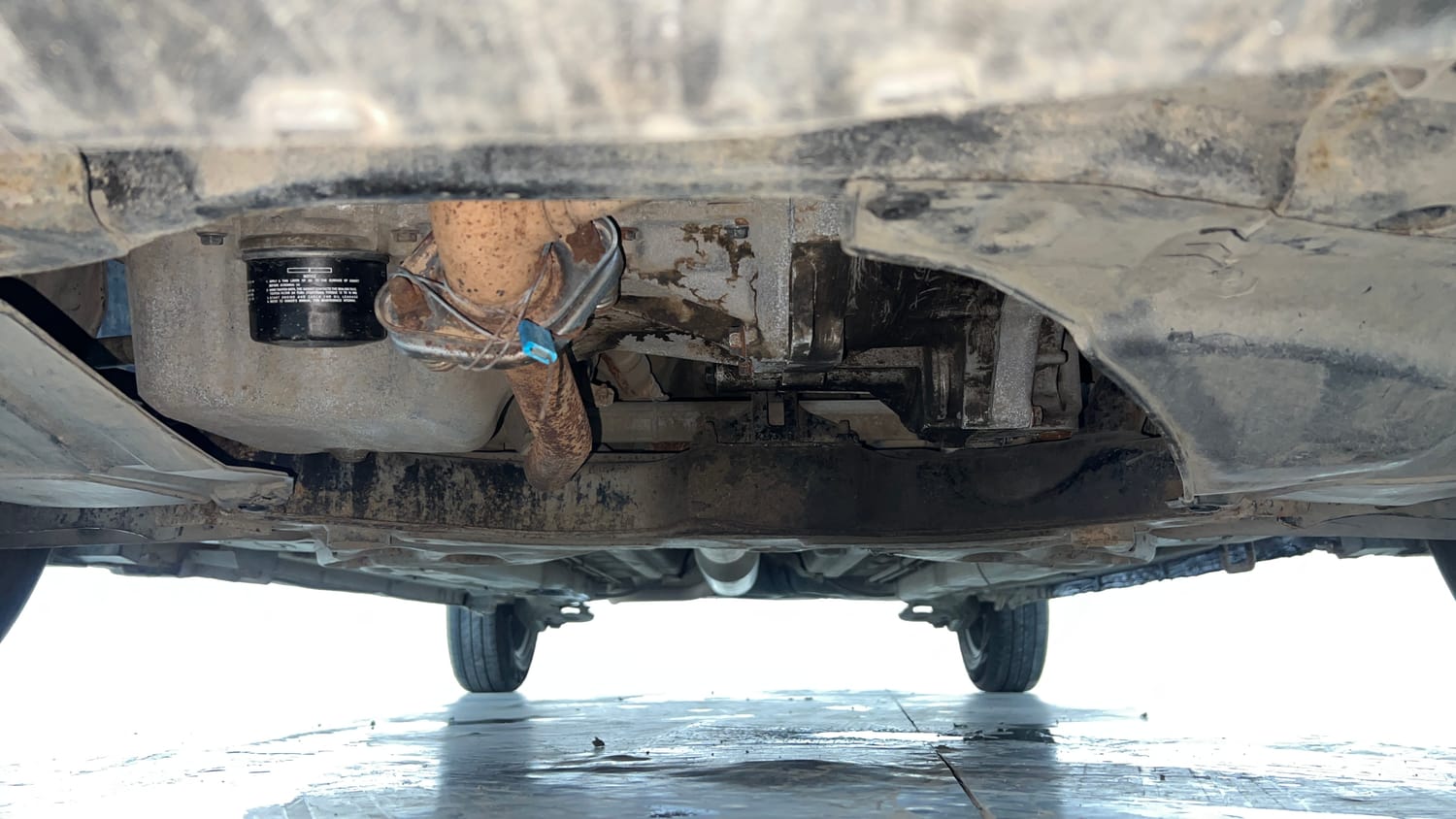 Used 2017 Maruti Suzuki Swift LXi (O) Petrol Manual extra FRONT LEFT UNDERBODY VIEW