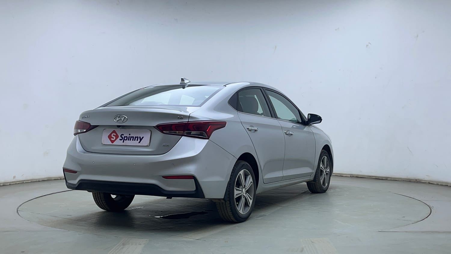 Used 2017 Hyundai Verna SX (O) 1.6 VTVT AT Petrol Automatic exterior RIGHT REAR CORNER VIEW