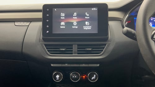 Used 2021 Renault Kiger RXZ 1.0 Turbo MT Petrol Manual top_features Touch screen infotainment system