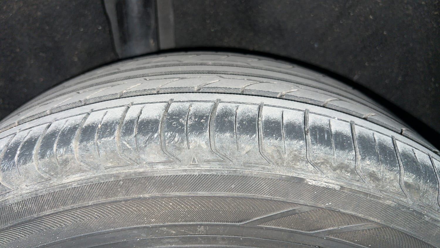 Used 2019 Ford EcoSport Titanium 1.5L TDCi Diesel Manual tyres RIGHT REAR TYRE TREAD VIEW