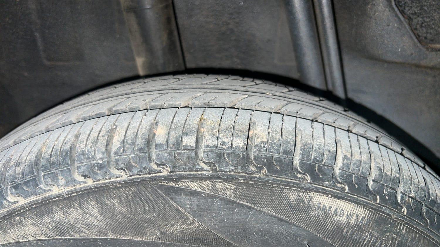 Used 2018 Datsun Redi-GO S 1.0 AMT Petrol Automatic tyres RIGHT REAR TYRE TREAD VIEW